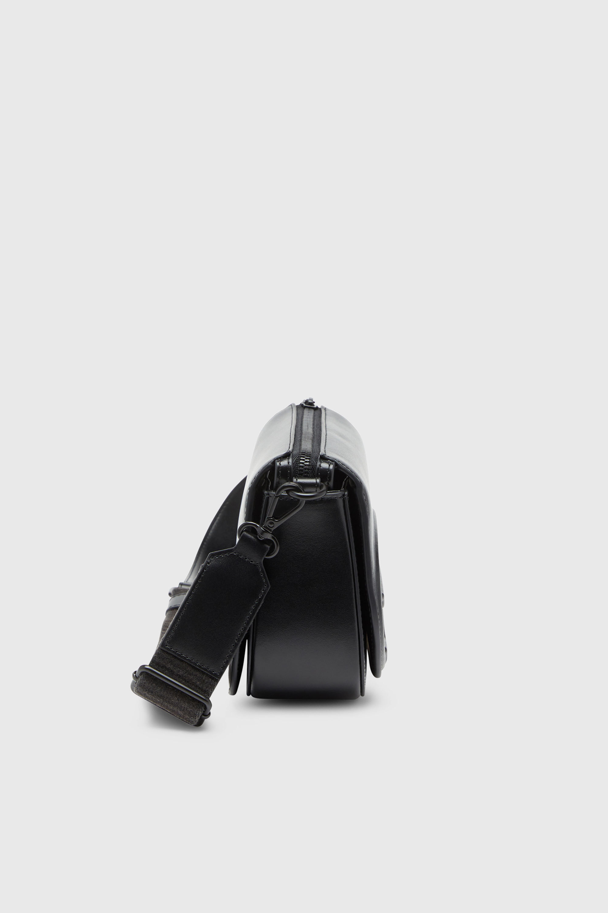 Diesel - 1DR CAMERA BAG, Unisex's 1DR-Camera bag in premium leather in Black - 4