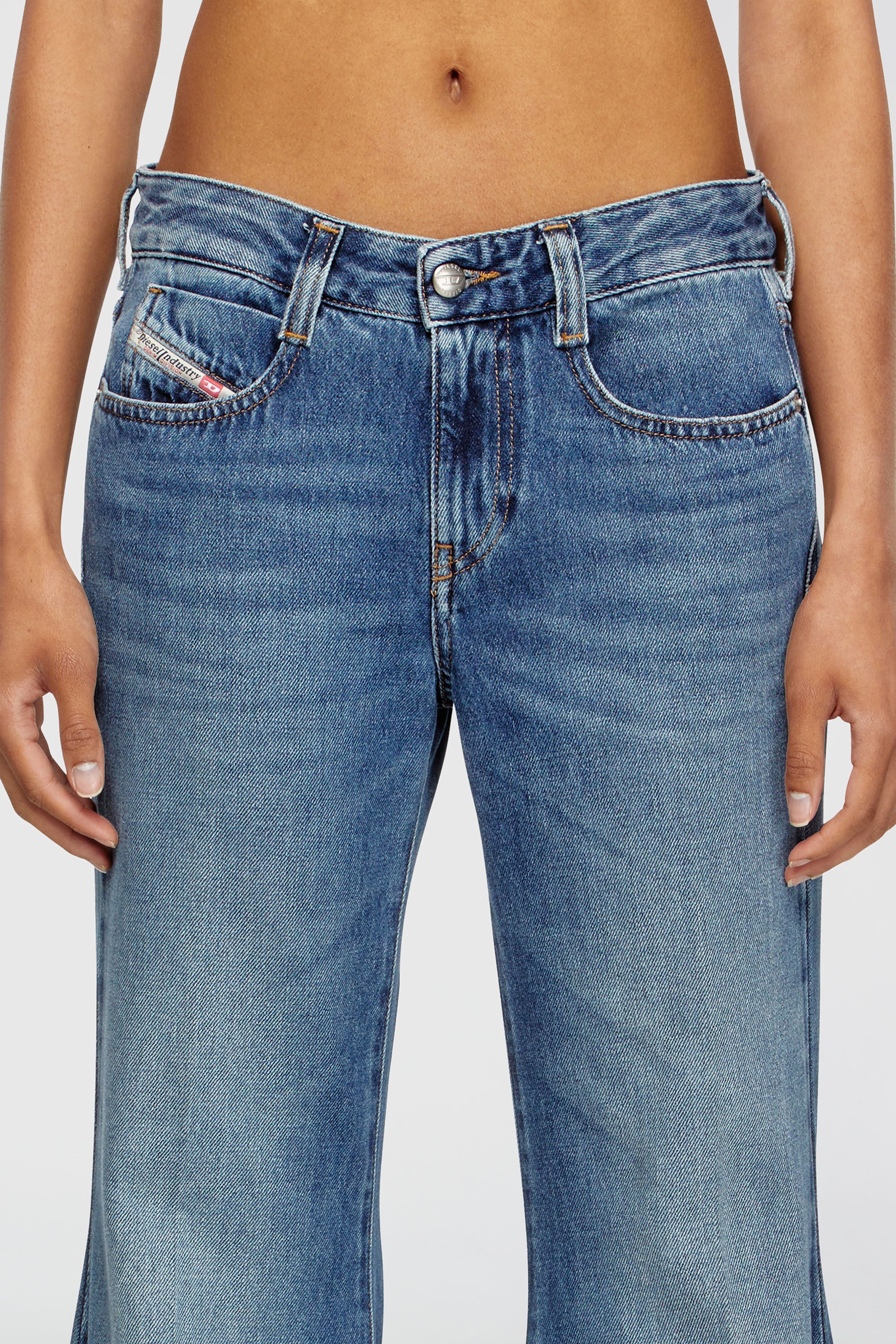 Diesel - Woman's Flare Jeans 1970 D-Bleess 09M56, Medium blue - 5