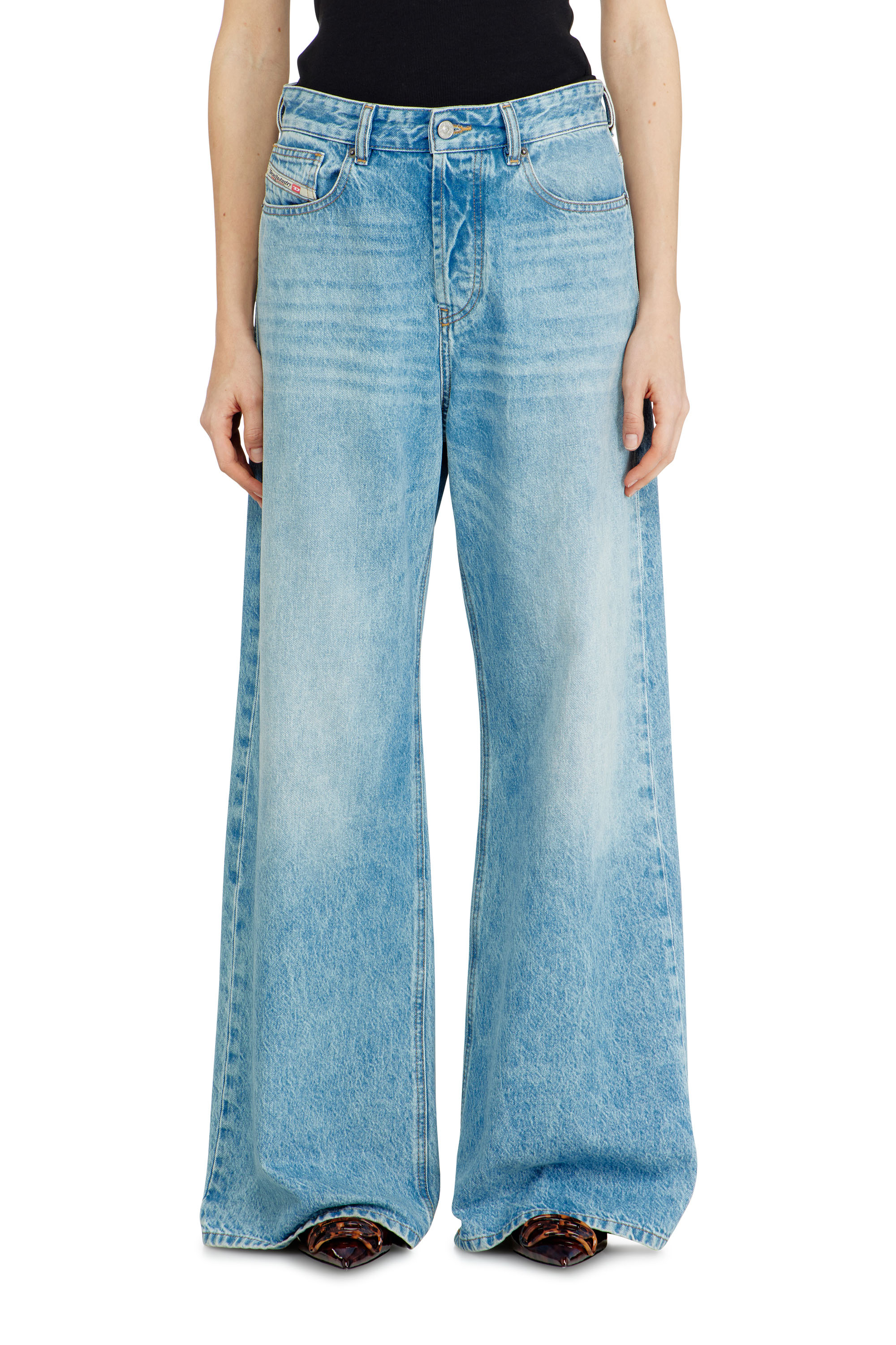 Diesel - Unisex's Relaxed Jeans 1996 D-Sire 09I29, Light Blue - 4