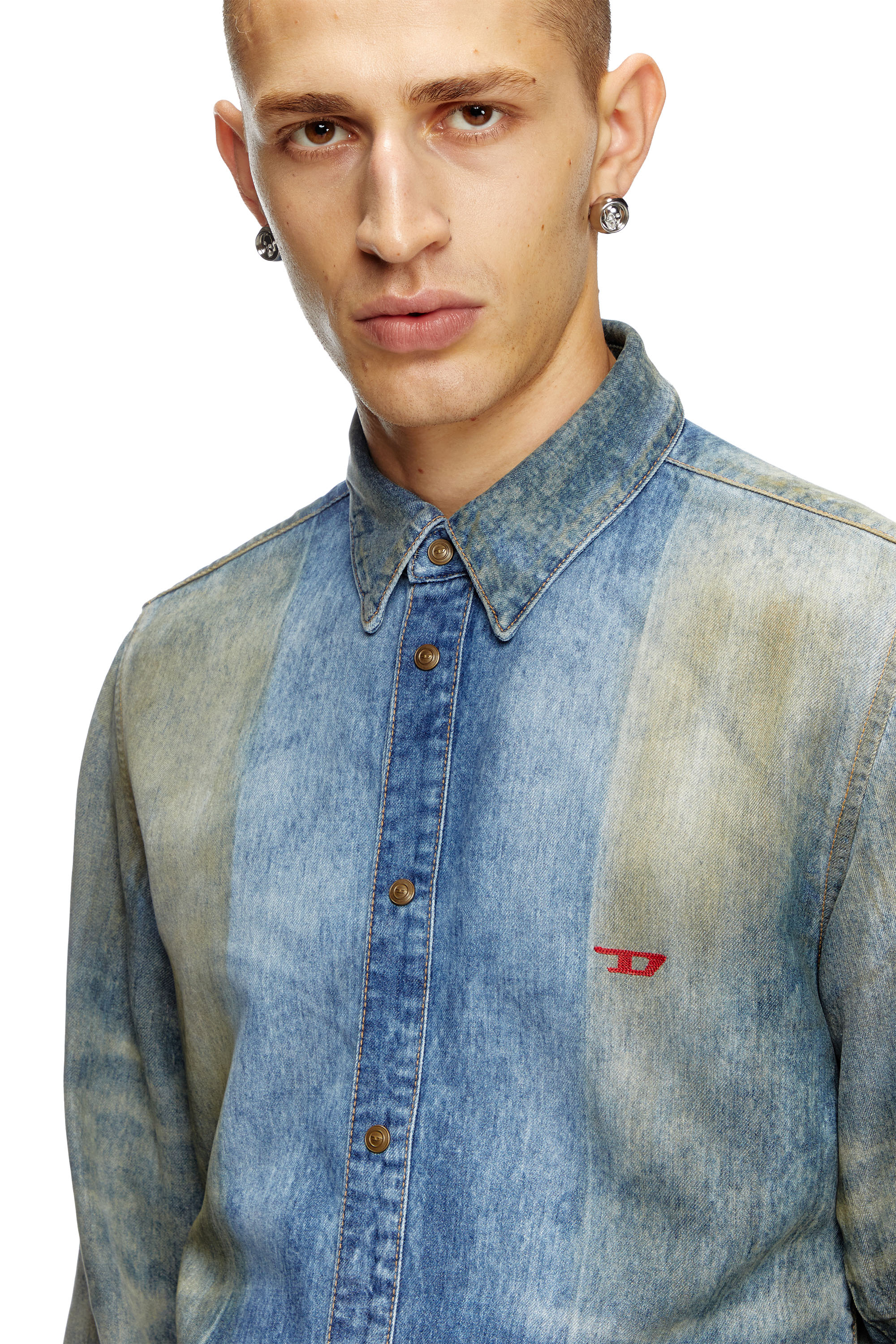 Diesel - D-FITTY-FSF, Man's Denim shirt with solarised folds in Medium blue - 5